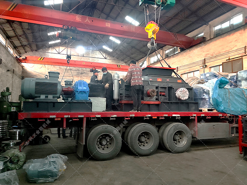 2PG1200x800液壓對輥制砂機(jī)發(fā)貨 石灰石制砂
