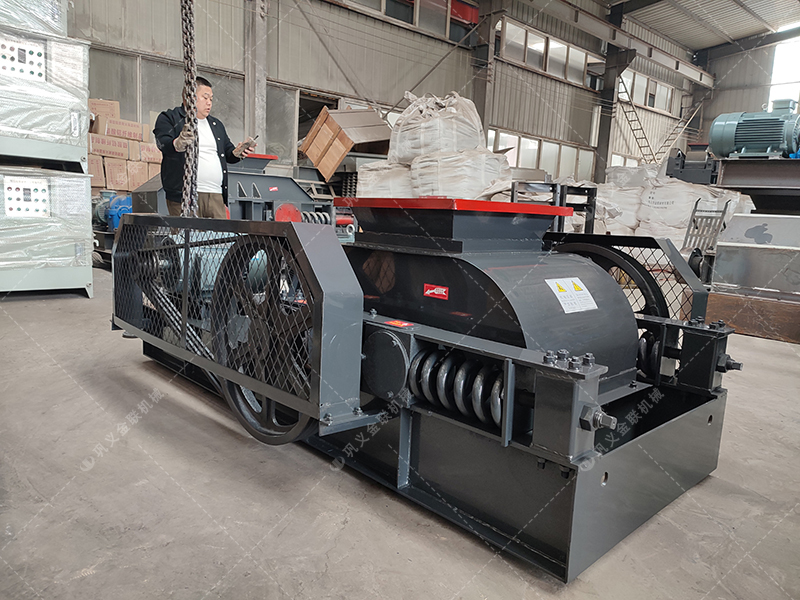 2PGC450X500狼牙破碎機發(fā)往湖南婁底破碎冰塊