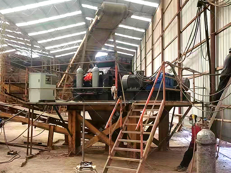 石頭碎成砂子能不能用？液壓對(duì)輥制砂機(jī)制砂效果怎么樣？