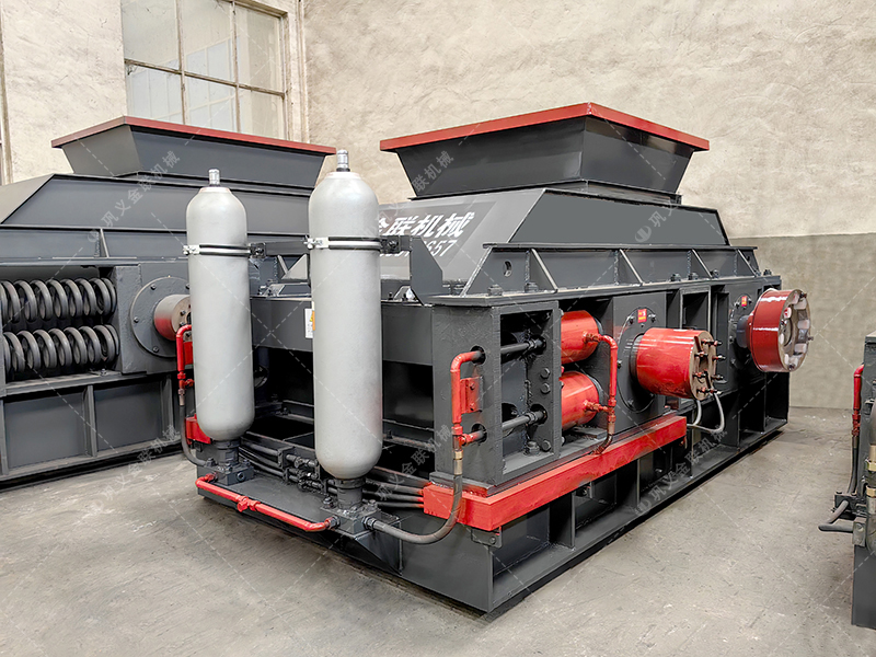 在挑選白云石對(duì)輥破碎機(jī)生產(chǎn)廠家時(shí)，該考慮哪些因素呢？