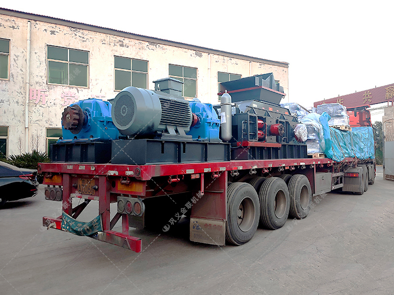 在挑選白云石對(duì)輥破碎機(jī)生產(chǎn)廠家時(shí)，該考慮哪些因素呢？