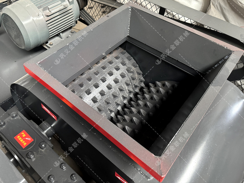 采購(gòu)雙齒輥破碎機(jī)必問的7個(gè)問題！少問一個(gè)都可能被坑？